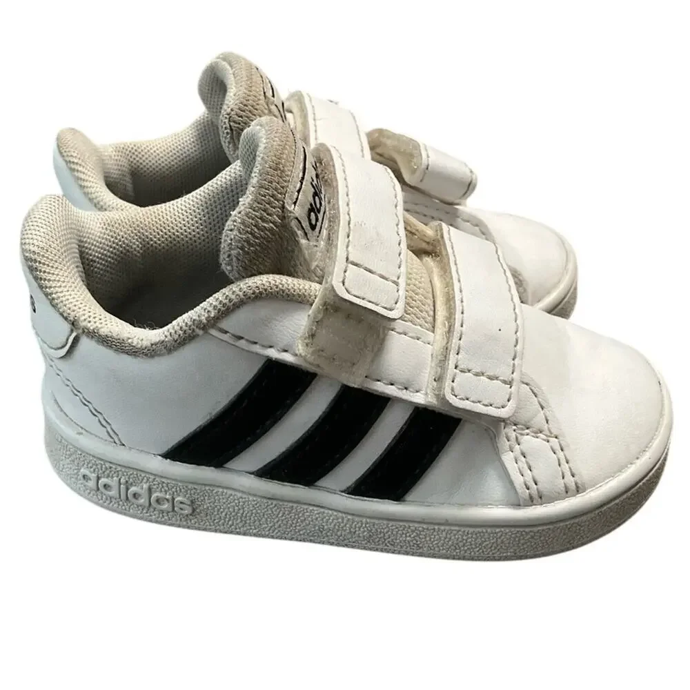 adidas Boy's athletic Toddler Shoes White Black Size 5